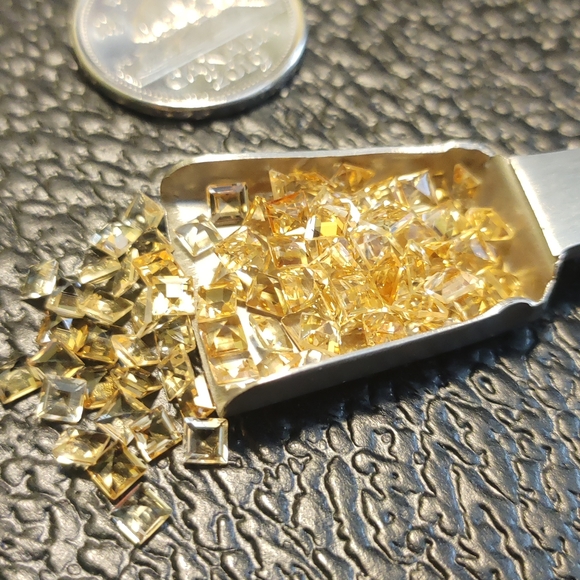 Natural Citrine Square Cut Lot #106 - Picture 4 of 4